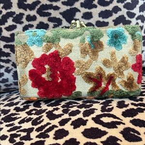 Elegant Floral Embroidered Wallet